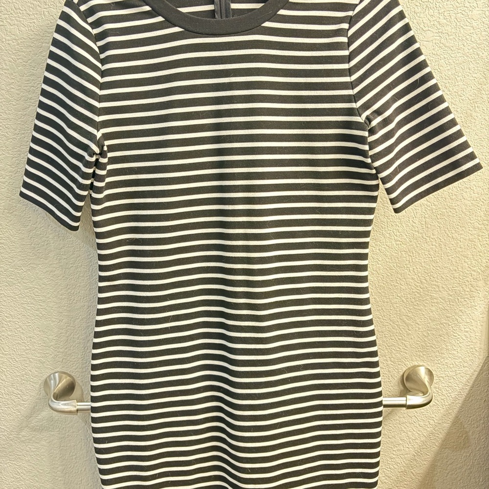 ⚫️⚪️ Michael Kors Black & White Midi Striped Dress - Medium ⚪️⚫️